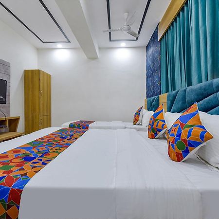 Hotel Green Tree Ahmadábád Kültér fotó
