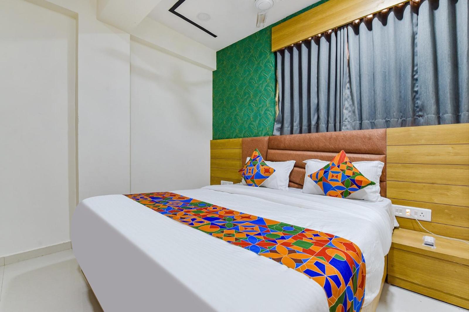 Hotel Green Tree Ahmadábád Kültér fotó