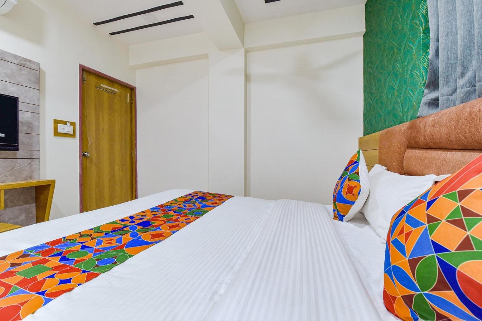 Hotel Green Tree Ahmadábád Kültér fotó
